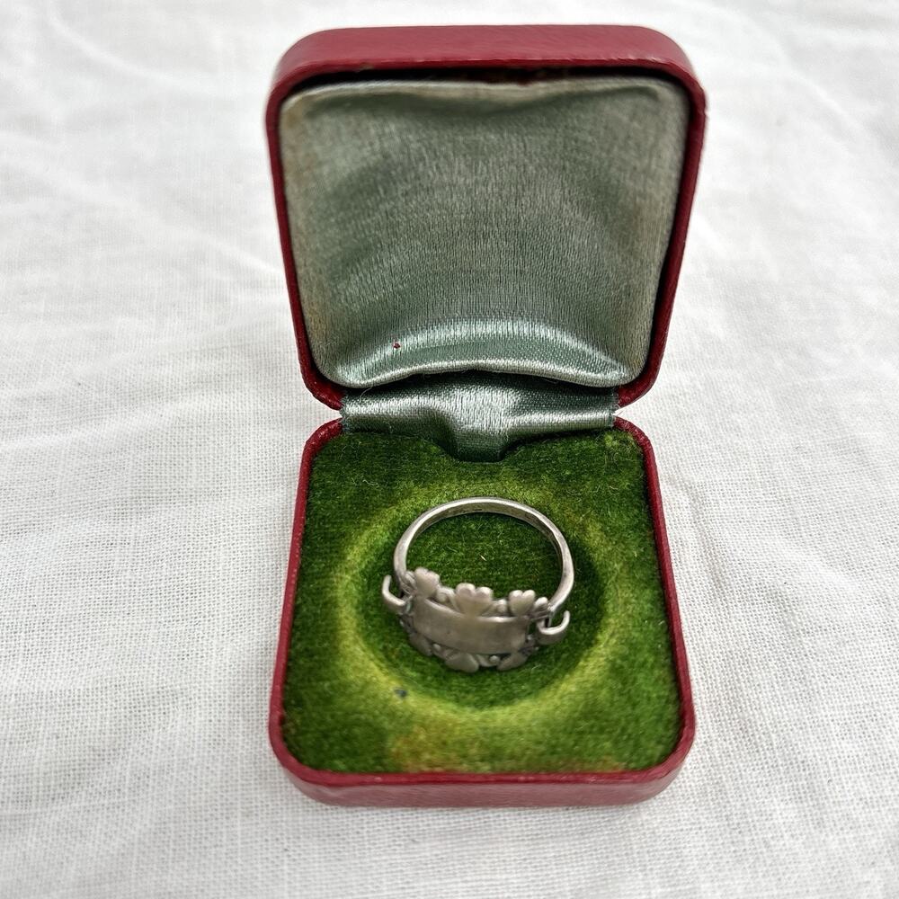 Antique Sterling Silver Ring Hearts Size 6 Presentation Box ID No Engraving